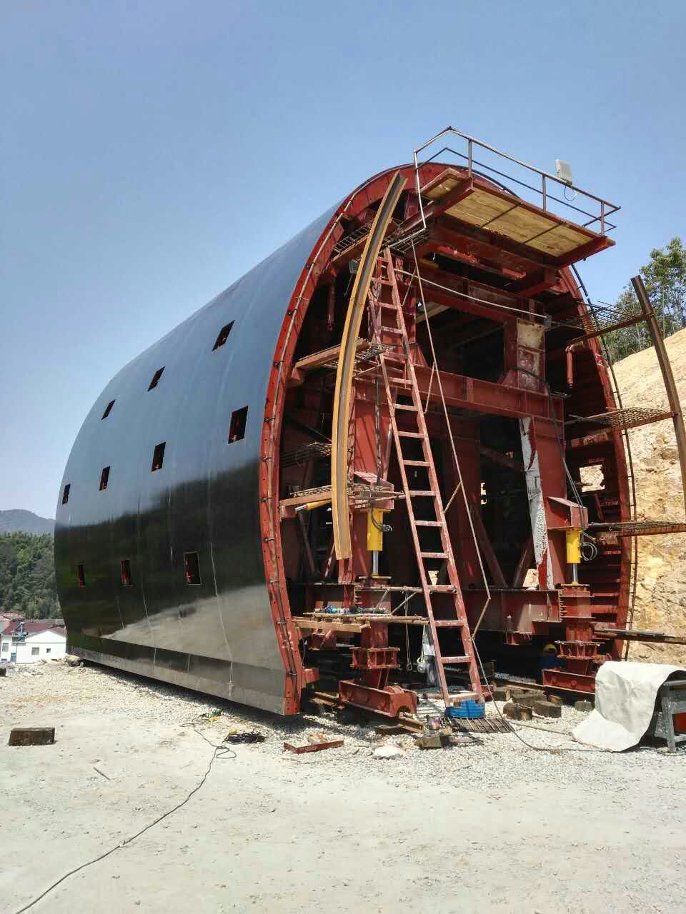 隧道襯砌臺車是什么 隧道襯砌臺車的結構原理及用處 隧道襯砌臺車是什么 隧道襯砌臺車的結構原理及用處